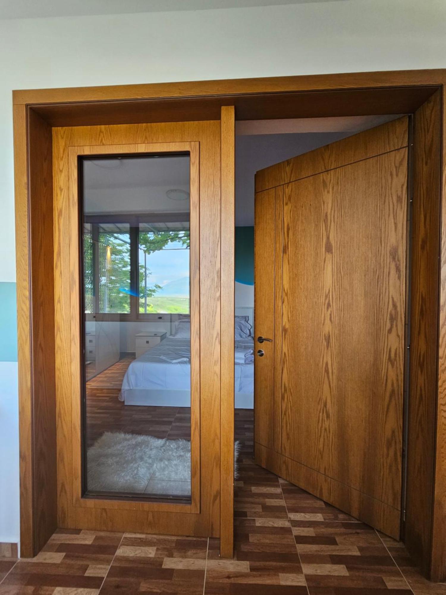 Lemon Garden Apartment-Hot Tub Jacuzzi Gjirokastra Kültér fotó